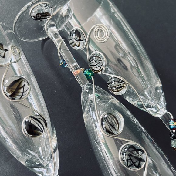 JEWEL DESIGNED Champagne Toasting Flutes Set of 4 - Picture 5 of 6